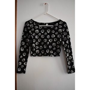 Divided H&M long sleeve crop top